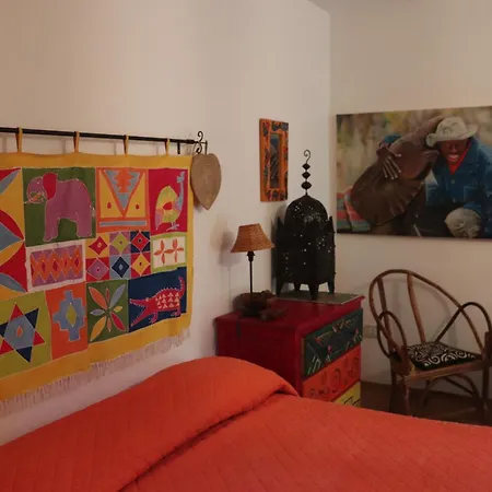 Bed & Breakfast La Gallina Felice 3*